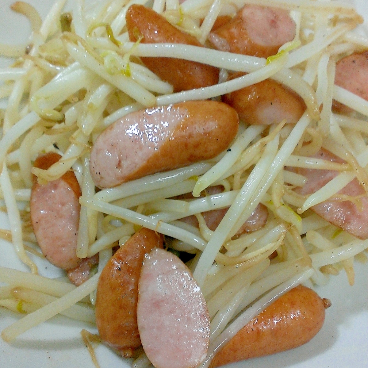 子供が喜ぶ もやしとウインナー炒め レシピ 作り方 By アルバンドロー 楽天レシピ